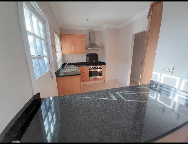 2 BEDROOM TOWNHOUSE TO LET IN SOMERSET VALLEY ESTATE